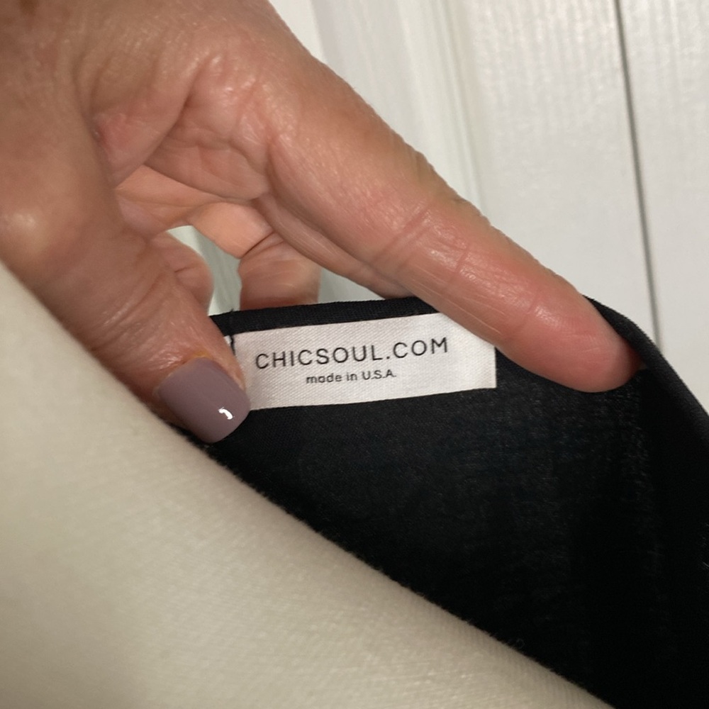 🐝Chic Soul Top🐝 - Picture 3 of 5